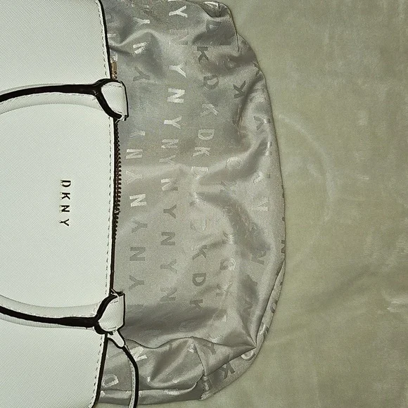 DKNY Handbag EUC - Picture 7 of 16